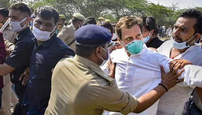 بھارت، اتر پردیش پولیس نے راہول گاندھی کو حراست میں لے لیا 