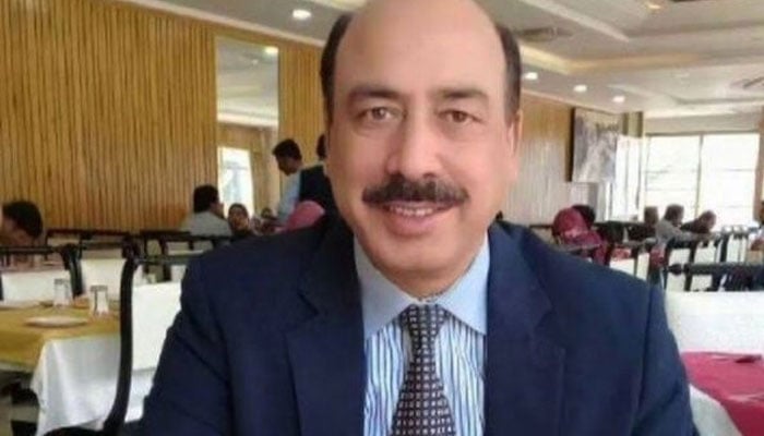 نواز شریف کو سزا سنانے والے جج ارشد ملک نے اپنی برطرفی کو چیلنج کردیا 