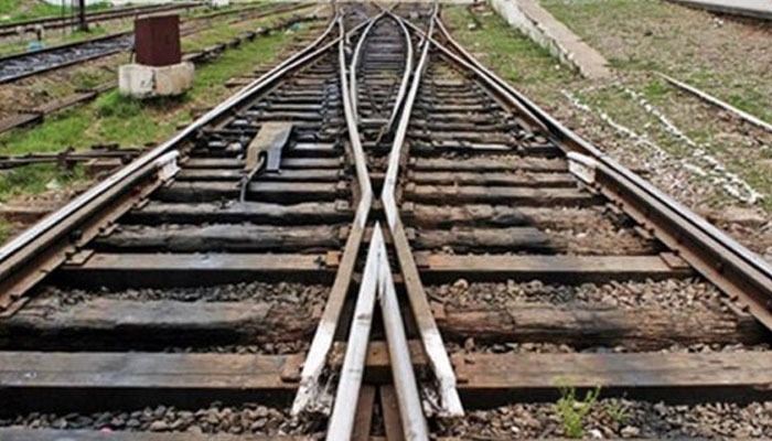 پاکستان ریلوے کا کراچی سے پشاور ریلوے ٹریک کو بہتر کرنے کا عمل شروع 