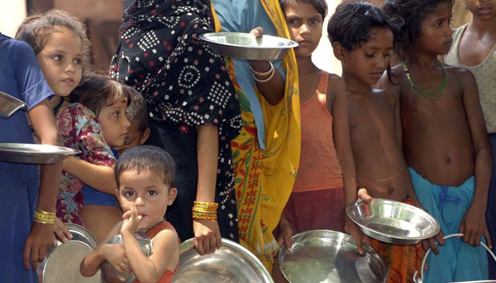 بھارت میں غربت بڑھ گئی، پاکستان اور نیپال سے بھی پیچھے چلا گیا