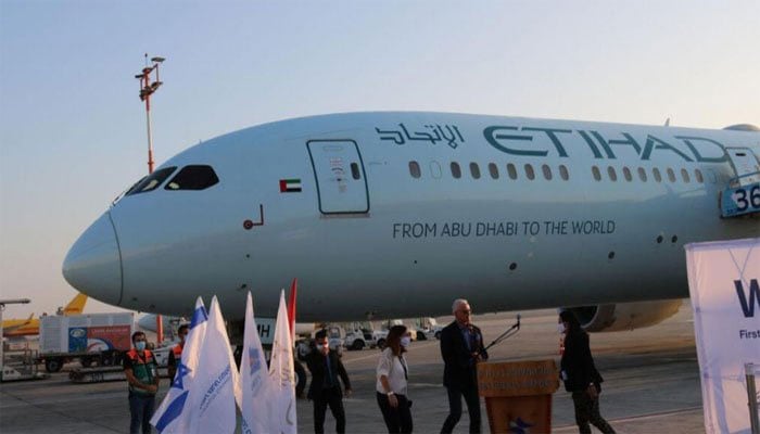 امارات کی پہلی کمرشل پرواز براستہ سعودی عرب اسرائیل پہنچ گئی 