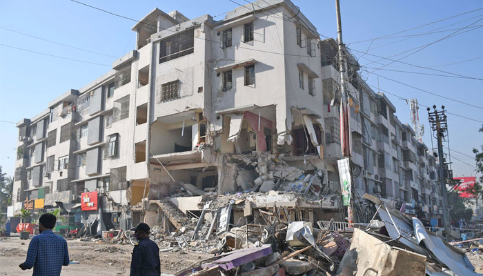 مسکن چورنگی دھماکا، بینک منیجر نے عمارت تباہ ہونے کا مقدمہ درج کرا دیا