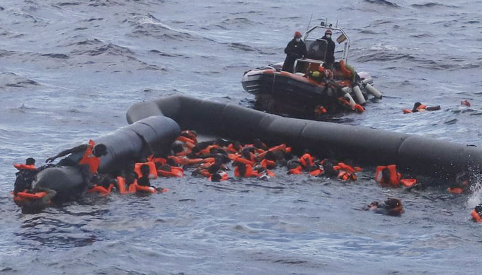 لیبیا کے ساحل پر کشتی ڈوبنے سے 74 تارکین وطن ہلاک 