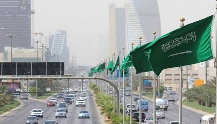 کورونا، سعودی عرب میں سیاحتی ویزے پر پابندی، نوٹیفکیشن جاری 