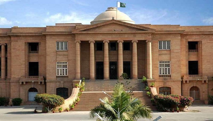 سندھ ہائیکورٹ کے جج کورونا کا شکار، نئے احکامات، عدالتوں میں غیرمتعلقہ افراد کا داخلہ بند، سندھ بار کے انتخابات بھی ملتوی