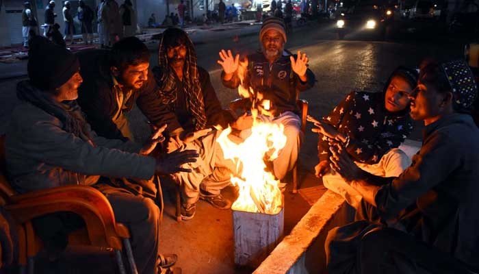 کراچی میں نومبرکے دوران سردی کا 10سالہ ریکارڈ ٹوٹ گیا 