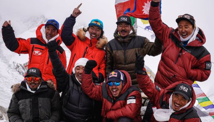 کے ٹو سر کرنے والے نیپالی کوہ پیما واپس پہنچ گئے 