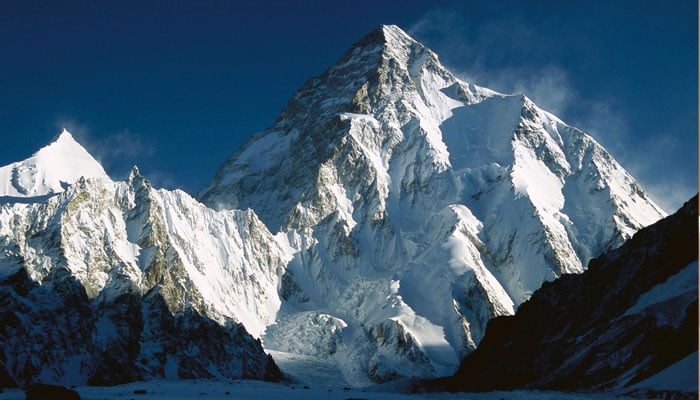 K2 کا ڈیتھ زون کیا ہے، وہاں انسان کے ساتھ کیا ہوتا ہے 