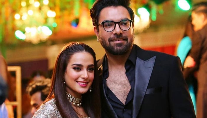 اقراء عزیز اور یاسر حسین کو گلاس توڑنے پر ریسٹورنٹ سے باہر نکال دیا گیا 