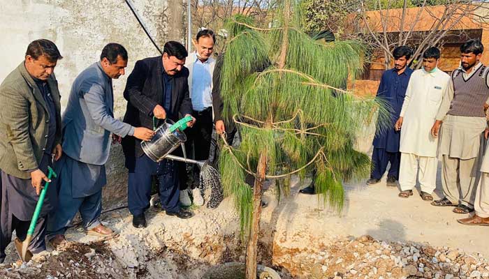 منسٹرز انکلیو کو’’برڈز فرینڈلی‘‘ بنایا جائیگا، شیخ رشید 