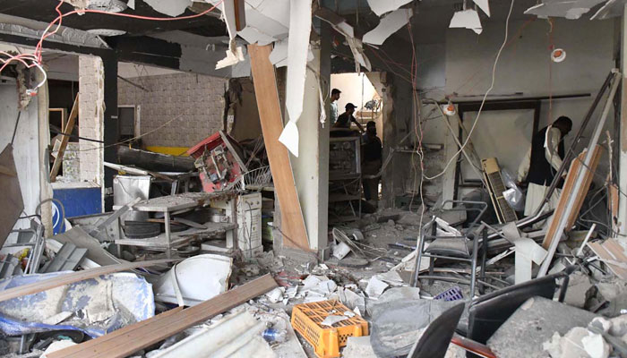 گلستان جوہر، دکان میں گیس سلنڈر دھماکا، ماں 2 بچوں سمیت جاں بحق
