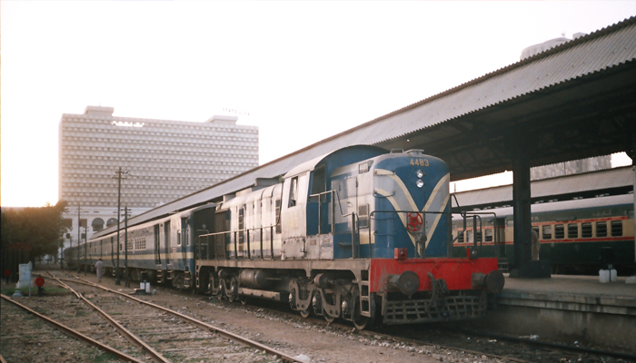 کراچی، ریلوے نے ایک ارب روپے مالیت کی زمین واگزار کرالی 