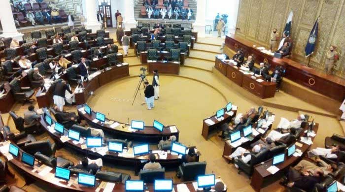 خیبرپختونخوا، ریٹائرمنٹ عمر 60سال،غیرقانونی رہائشی اسکیموں کیخلاف کارروائی کا فیصلہ 