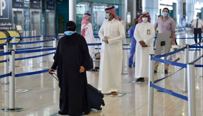 سعودی حکومت کا ویکسین لگوانے والے شہریوں کو بیرون ملک سفر کی اجازت دینے کا اعلان