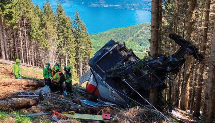 اٹلی، سیاحتی مقام پر کیبل کار کو حادثہ، 14افراد ہلاک، بچہ زخمی 