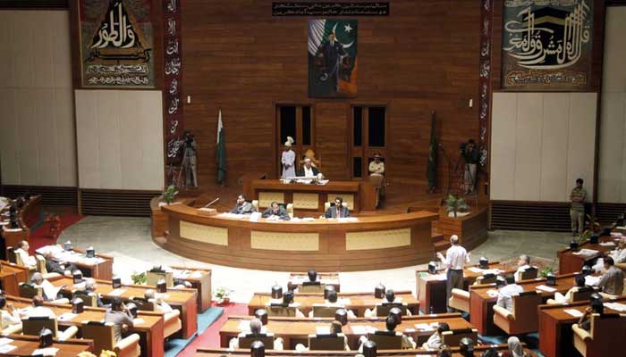 پانی کی قلت، سندھ اسمبلی میں ہنگامہ، شورشرابہ چیئرمین ارسا کو ہٹانے کا مطالبہ
