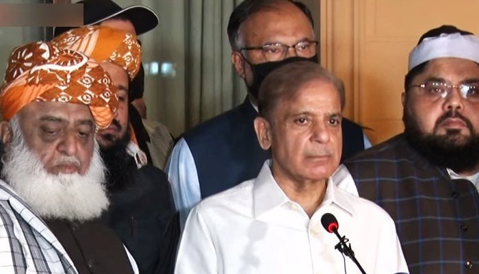 پی پی 8 جماعتوں کے سامنے سرنڈر کرے، فضل الرحمٰن، ایک پارٹی کو دوسری نکالنے کا اختیار نہیں، شہباز شریف