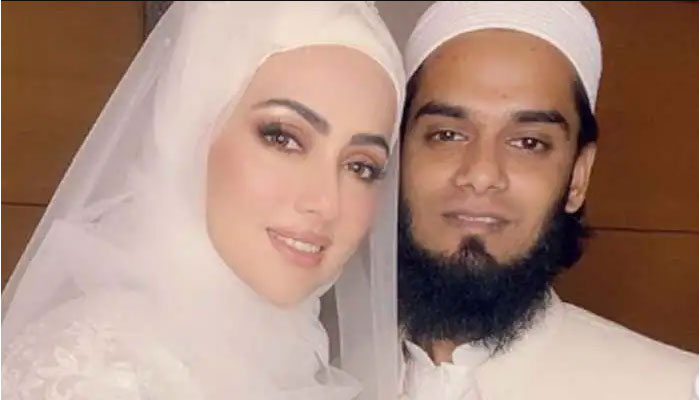 ثنا خان کے شوہر مفتی انس کی طبیعت ناساز،سابقہ اداکارہ کی دعا کیلئے اپیل 