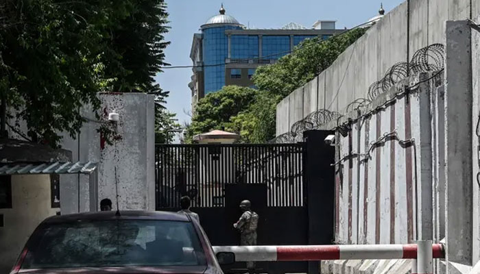 کابل، امریکی سفارتی عملے کے 114 اراکین کورونا سے متاثر، ایک کی موت، سفارتخانہ بند