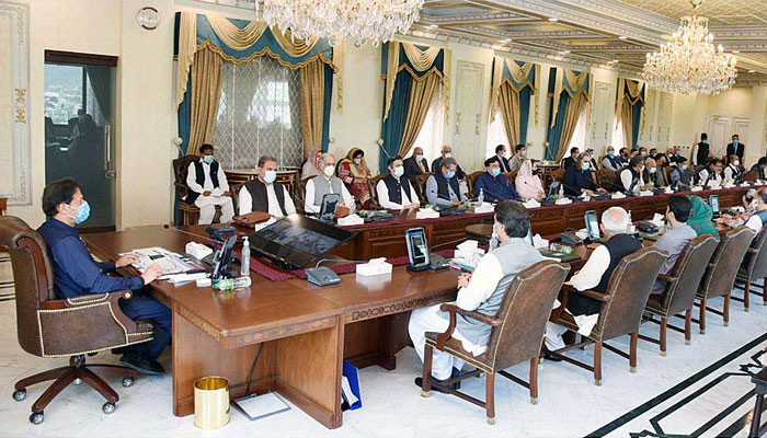 حکومتی عہدیدار پروٹوکول کم کریں، غیر ضروری شو بازی پر ایکشن ہوگا، وزیراعظم - Vimarsana News