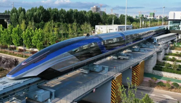 چین میں دنیا کی تیز ترین ٹرین کا آغاز، سفر نصف وقت میں طے ہوگا