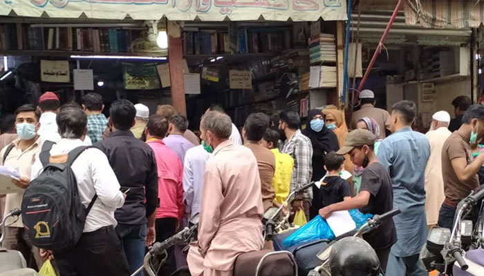 تعلیمی سال میں توسیع کے باوجود بازار میں درسی کتب دستیاب نہیں