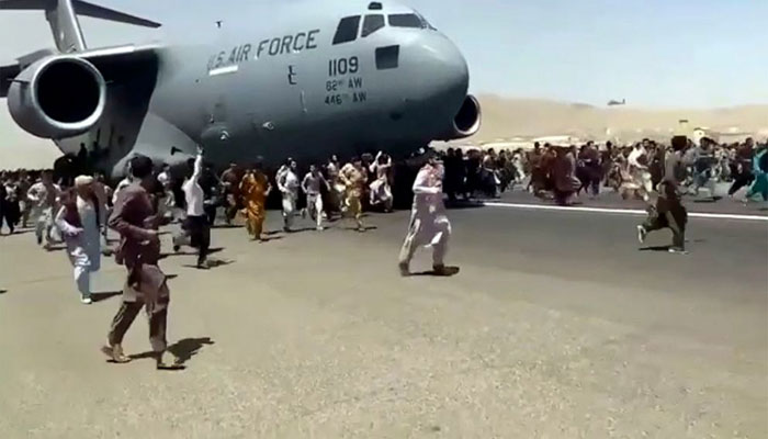 کابل سے اڑان بھرنے والے طیارے کے لینڈنگ گیئر میں انسانی باقیات پائی گئیں، امریکی فضائیہ 