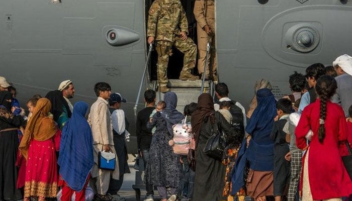 امریکی حکومت پر افغان انخلاء کا ’’کریڈٹ‘‘ چرانے کا الزام