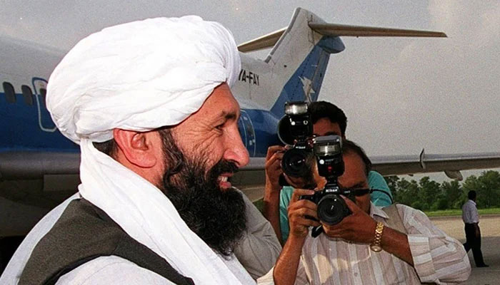 طالبان نے عبوری وزیراعظم ملا حسن اخوند کی تازہ تصویر جاری کردی