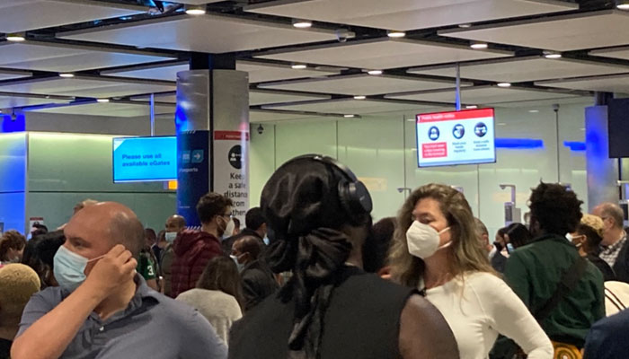 ای گیٹس سسٹم کی خرابی، ہوائی اڈوں پر مسافروں کی لمبی قطاریں