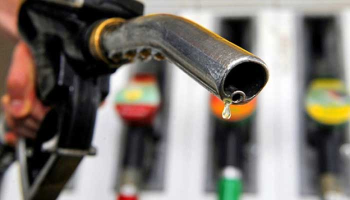 حکومت، او ایم سیز اور ڈیلرز کی پٹرولیم مصنوعات پر بھاری وصولیاں