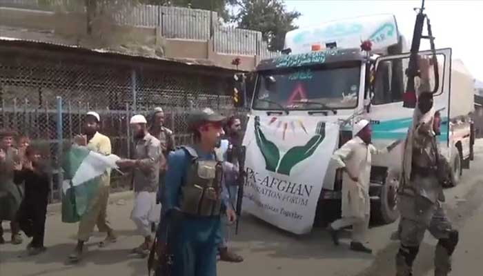 پاکستانی پرچم اتارنے کا معاملہ، طالبان نے سرحد پر تعینات نفری اور کمانڈر تبدیل کردیا