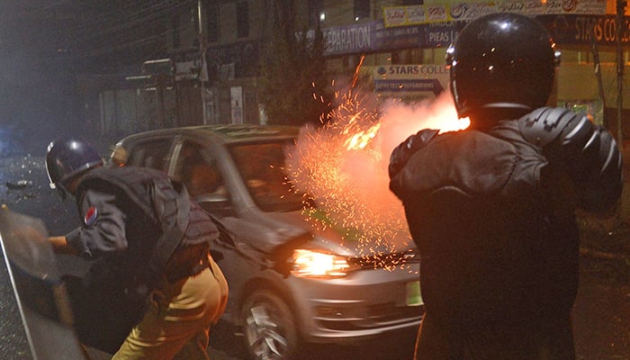 لاہور، کالعدم تنظیم کا احتجاج، جھڑپیں، 2 پولیس اہلکار شہید