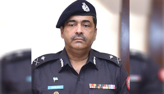 گرفتار ایم پی اے جام اویس کو لاک اپ میں رکھا گیا ہے، وی آئی پی پروٹوکول دینے کا تاثر غلط ہے، کراچی پولیس چیف