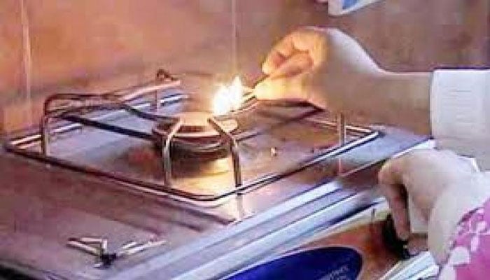 گیس کا بحران برقرار، کئی شہروں میں لوڈشیڈنگ دورانیہ 20 گھنٹے تک ہوگیا