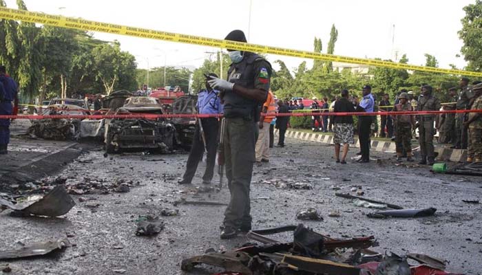 نائیجیریا، مسلح افراد نے بس کو آگ لگادی، خواتین اور بچوں سمیت 30 ہلاک