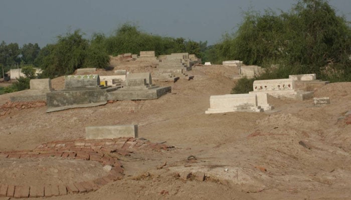 ’’ٹوٹی ہوئی قبروں سے صدا بھی نہیں آتی‘‘