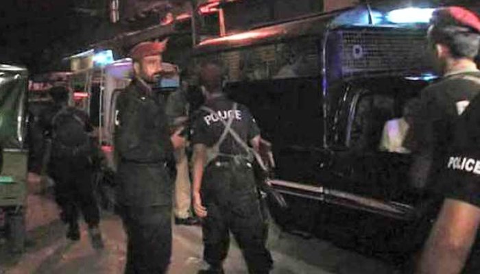 ڈاکوؤں کیخلاف شاہ بیلو میں جاری آپریشن تیز کرنے کیلئے حکمت عملی تیار، پولیس کمانڈوز کی تعداد میں اضافہ، تیاریاں مکمل