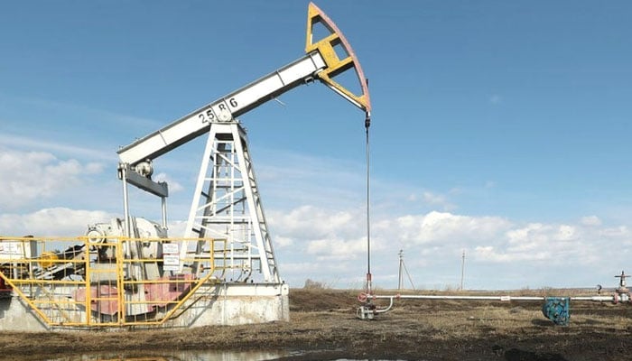 پی ٹی آئی کے دور حکومت میں تیل کی قیمتوں میں 55.22  فیصد اضافہ ہوا