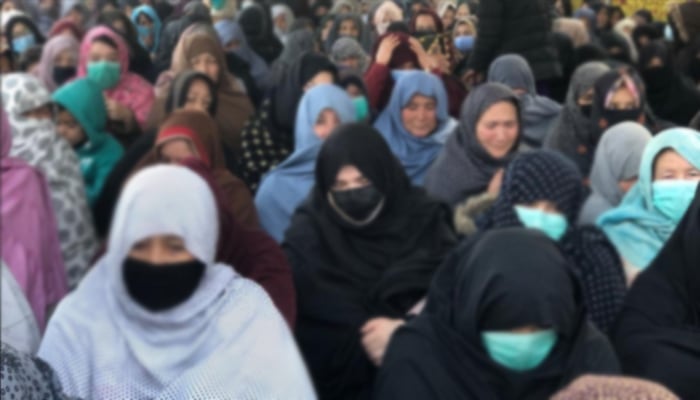 کوئٹہ، چیک پوسٹ پر بسوں سے خواتین کو اتارنے پر احتجاج
