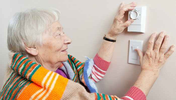 65 سال سے زائد عمر کے 62 فیصد افراد گھروں کو گرم رکھنے کے بارے میں فکرمند