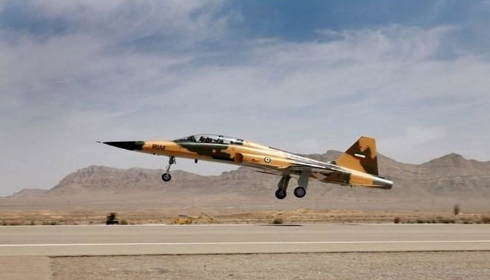 ایران کا ’ایف سیون‘ لڑاکا طیارہ گر کر تباہ، دو پائلٹ ہلاک