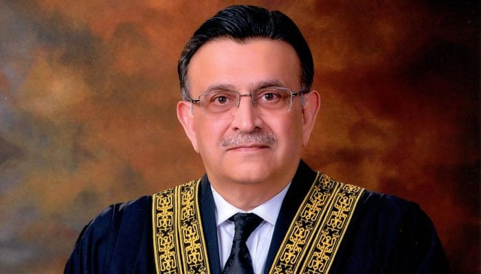 نیب ملزمان جیلوں میں ڈالتا ہے، وہ عدم ثبوت پر بری ہوجاتے ہیں، چیف جسٹس