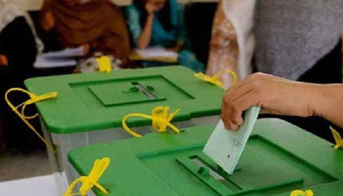 سندھ میں بلدیاتی انتخابات کا پہلا مرحلہ، 14 اضلاع میں آج پولنگ، سامان کی ترسیل، اسٹاف تعیناتی مکمل