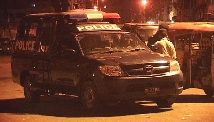 اورنگی، شہریوں کے تشدد سے ہلاک مبینہ ڈاکو کے جنازے پر فائرنگ، 2 افراد جاں بحق