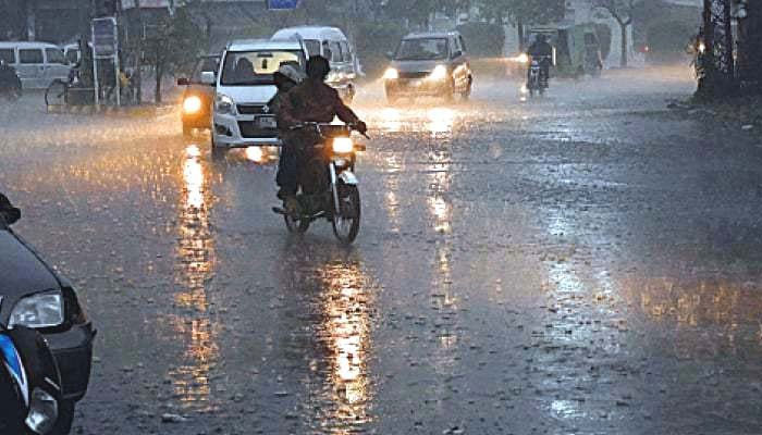 آندھی طوفان کا خطرہ ٹل گیا، کراچی کیلئے ہلکی بارش کی پیشگوئی