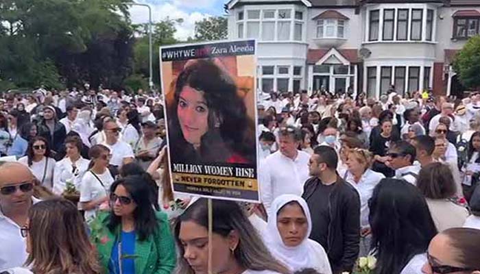 لندن، پاکستانی نژاد خاتون کے قتل کے خلاف مظاہرہ