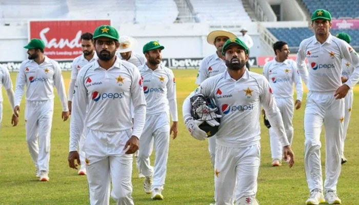 پاکستان کرکٹ ٹیم آج دو ٹیسٹ کی سیریز کیلئے کولمبو روانہ