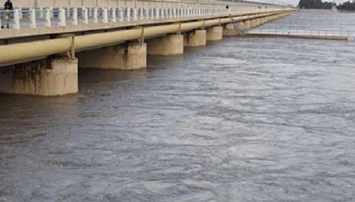 دریائے سندھ میں سیلابی صورتحال: پانی میں مٹی کی مقدار میں غیرمعمولی اضافہ