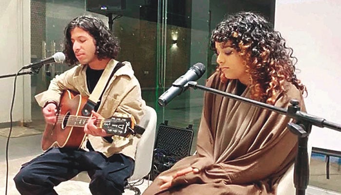 انگریزی زبان میں گانے والی سعودی گلوکارہ نوحہ السہیمی